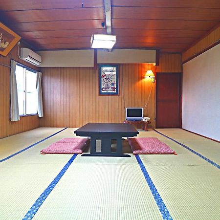 Готель Ryokan Kisen Ryugasaki Екстер'єр фото