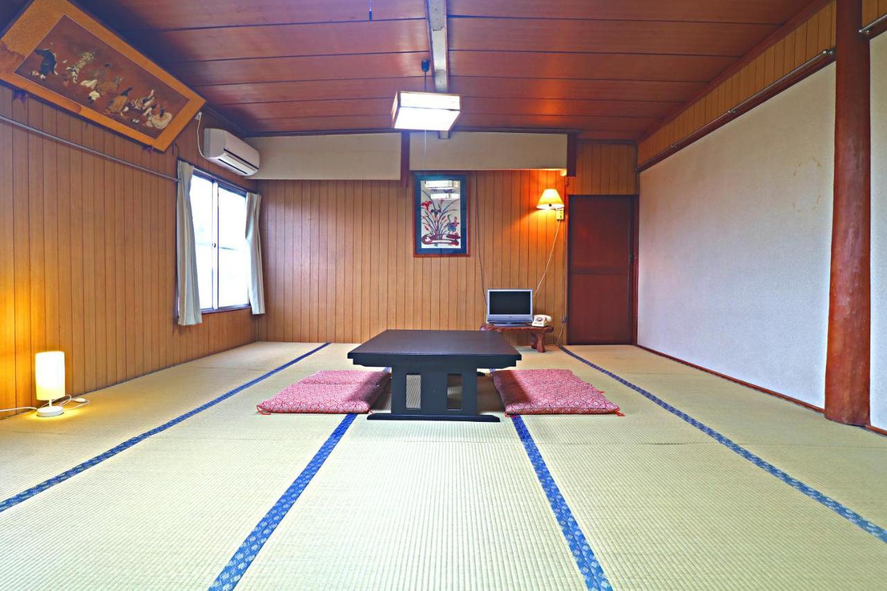 Готель Ryokan Kisen Ryugasaki Екстер'єр фото