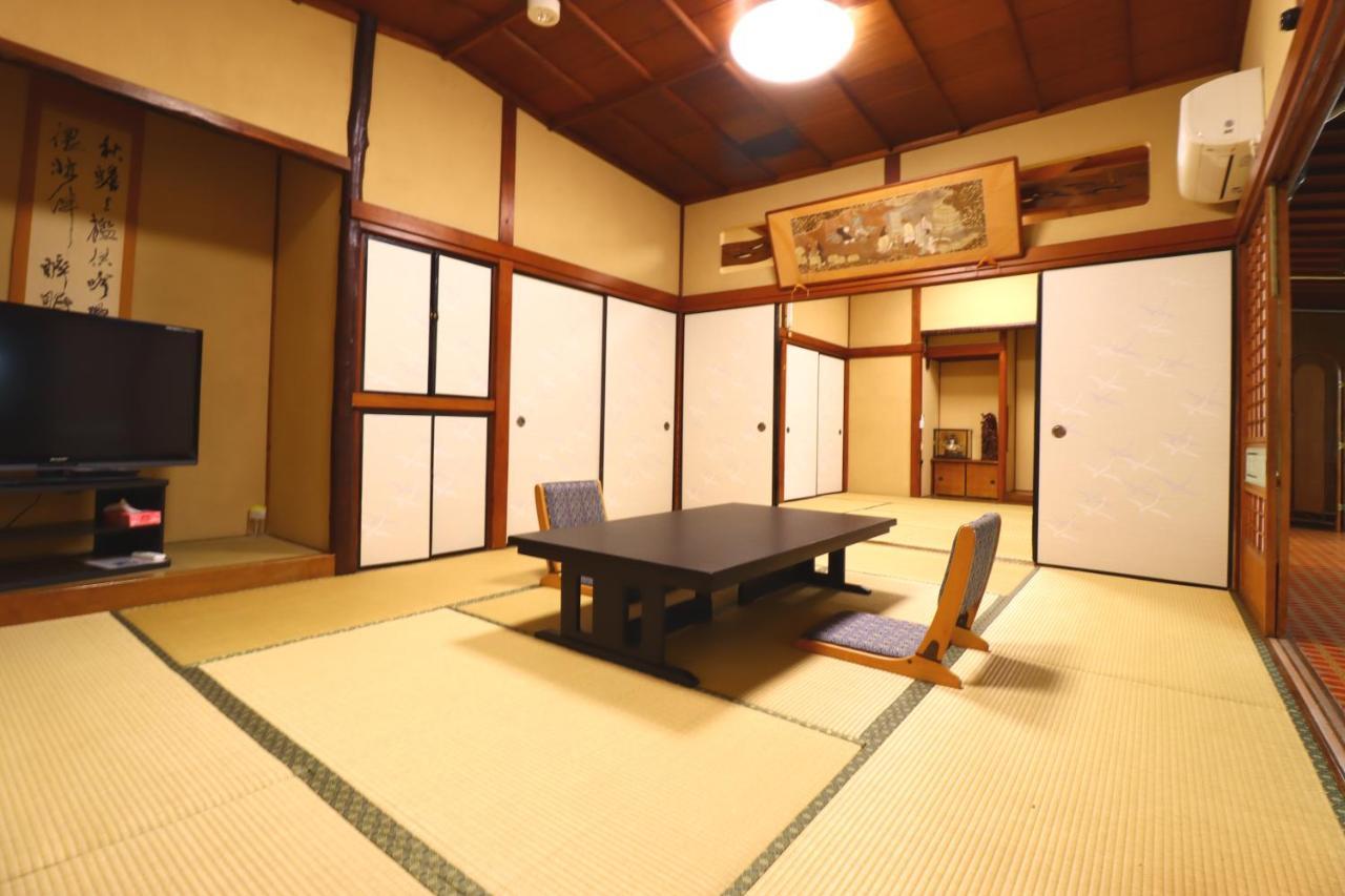 Готель Ryokan Kisen Ryugasaki Екстер'єр фото