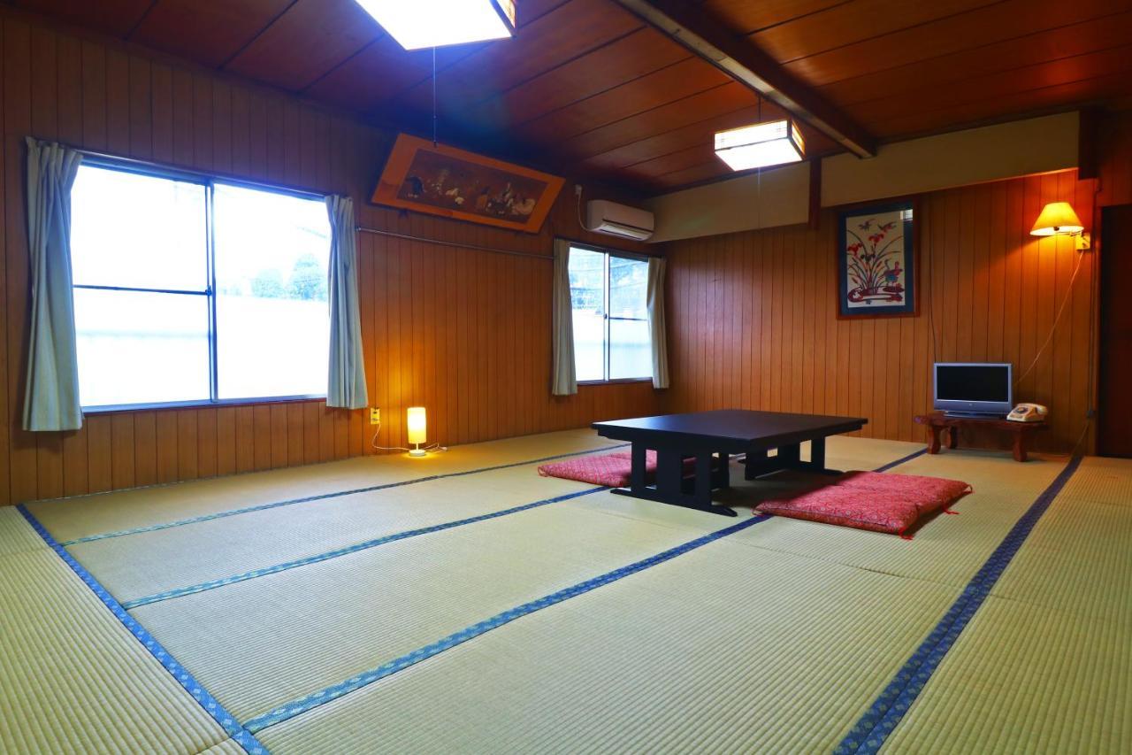 Готель Ryokan Kisen Ryugasaki Екстер'єр фото